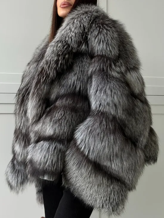 Полушубок из натурального меха чернобурки