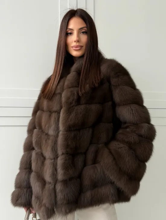 Женская шуба из меха куницы
