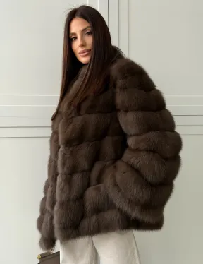 Женская шуба из меха куницы