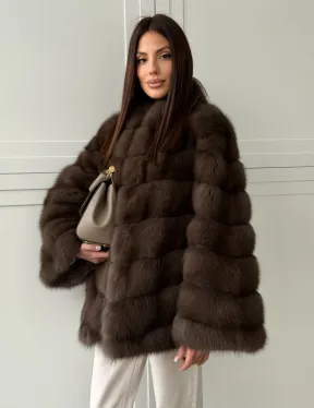 Женская шуба из меха куницы