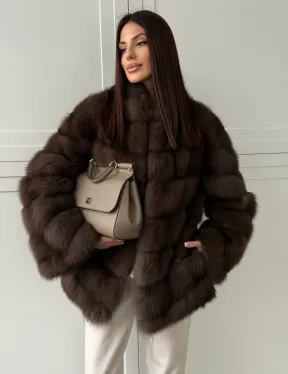 Женская шуба из меха куницы