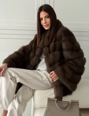 Женская шуба из меха куницы