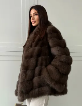Женская шуба из меха куницы