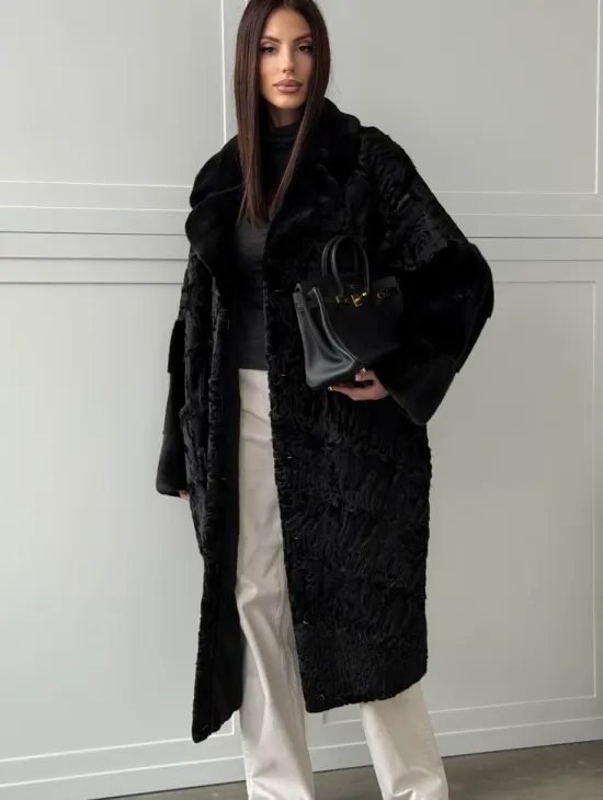 Черная шуба из каракуля с норкой