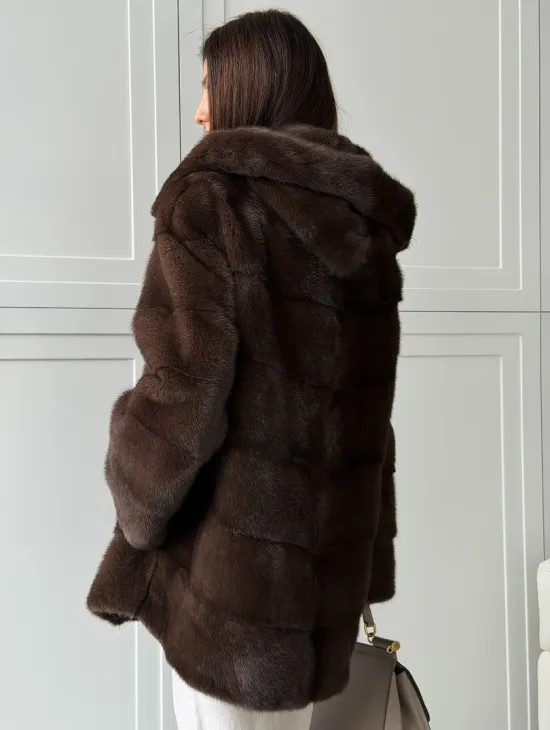 Норковая шуба в стиле «рубашка» с капюшоном