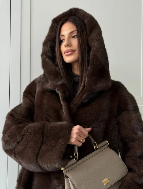 Норковая шуба в стиле «рубашка» с капюшоном