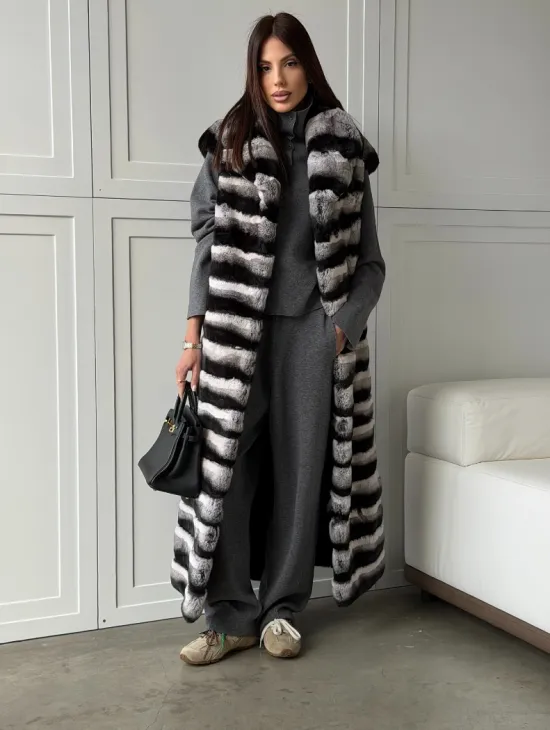 Меховой жилет из шиншиллового кролика