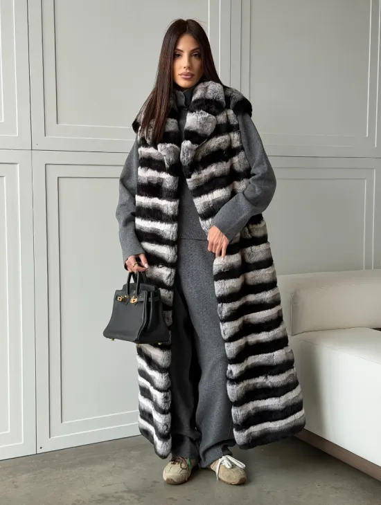 Меховой жилет из шиншиллового кролика