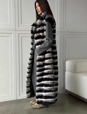 Меховой жилет из шиншиллового кролика