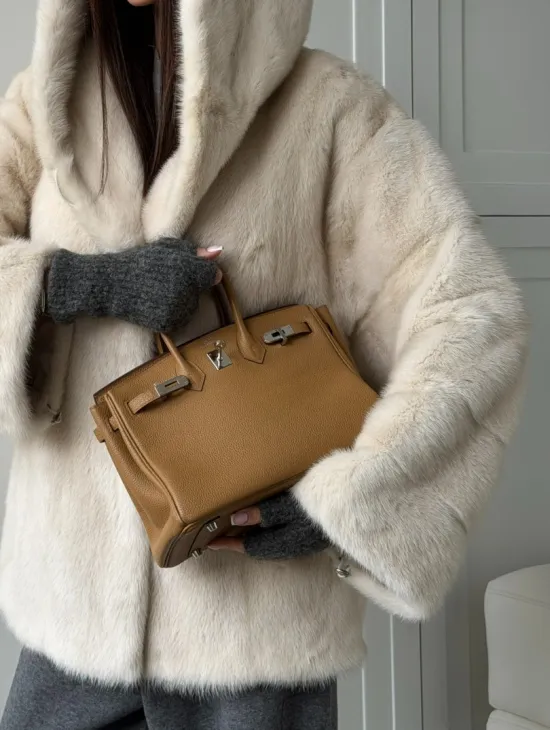 Норковый полушубок с капюшоном кобра