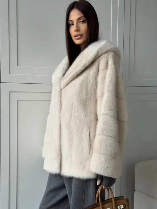 Норковый полушубок с капюшоном кобра