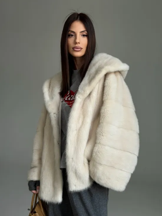Норковый полушубок с капюшоном кобра
