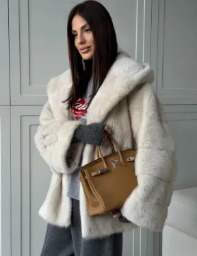 Норковый полушубок с капюшоном кобра