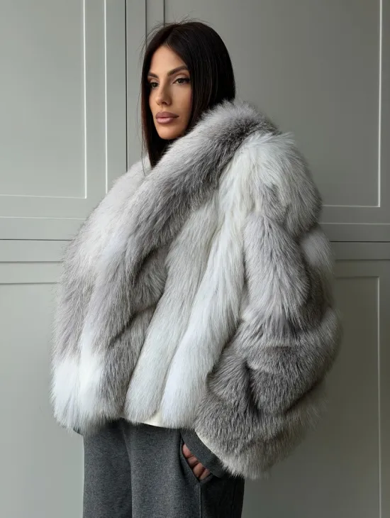 Полушубок из белой лисы, рукава - косички
