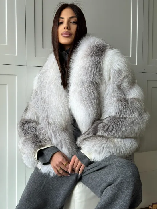 Полушубок из белой лисы, рукава - косички