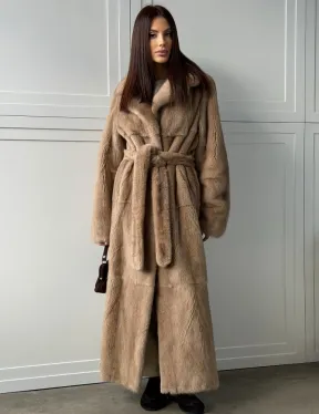 Прямая шуба из меха норки с поясом (бежевая)