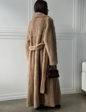 Прямая шуба из меха норки с поясом (бежевая)