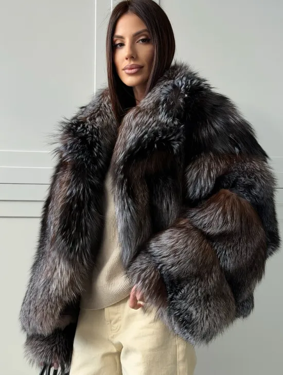 Шуба из меха блюфрост - воротник английский