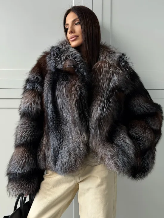 Шуба из меха блюфрост - воротник английский