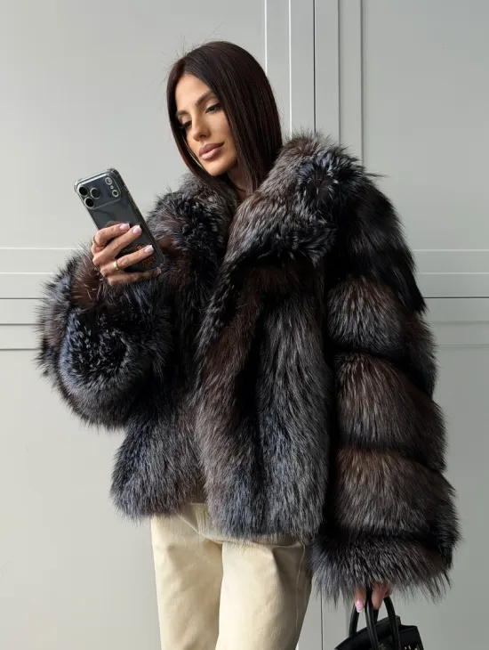 Шуба из меха блюфрост - воротник английский