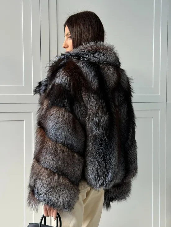 Шуба из меха блюфрост - воротник английский