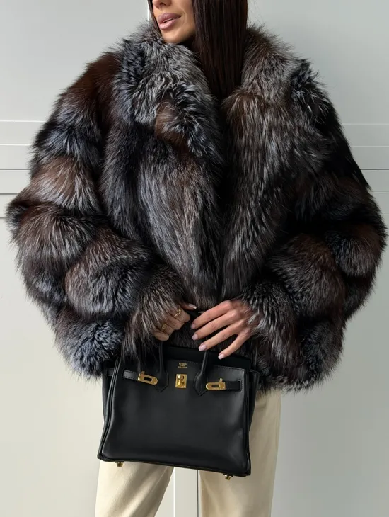 Шуба из меха блюфрост - воротник английский