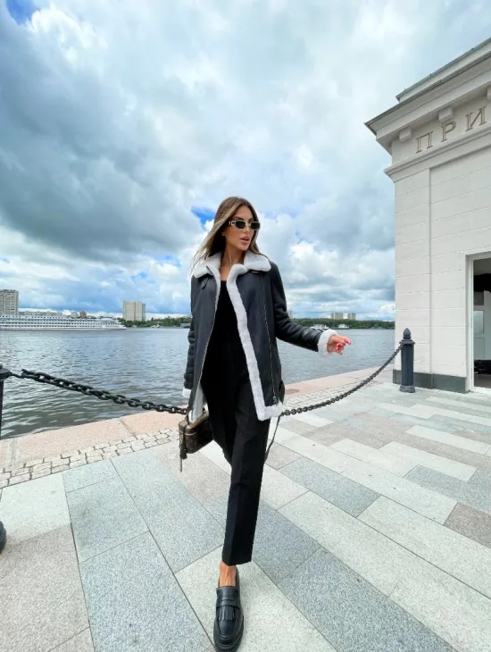 Черный авиатор на белой овчине