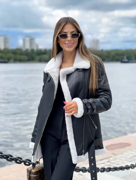 Черный авиатор на белой овчине