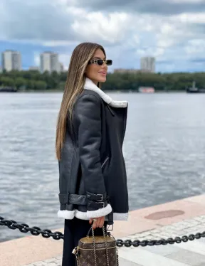 Черный авиатор на белой овчине