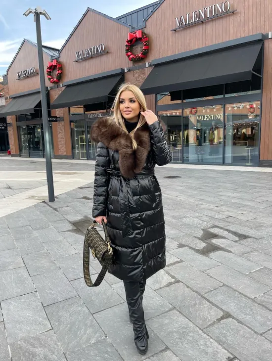 Пальто - пуховик с капюшоном из финского песца