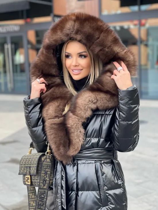 Пальто - пуховик с капюшоном из финского песца