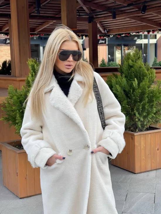 Экошуба в белом цвете с английским воротником