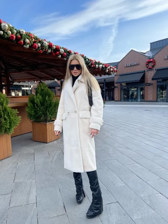 Экошуба в белом цвете с английским воротником