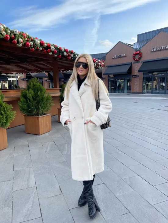 Экошуба в белом цвете с английским воротником