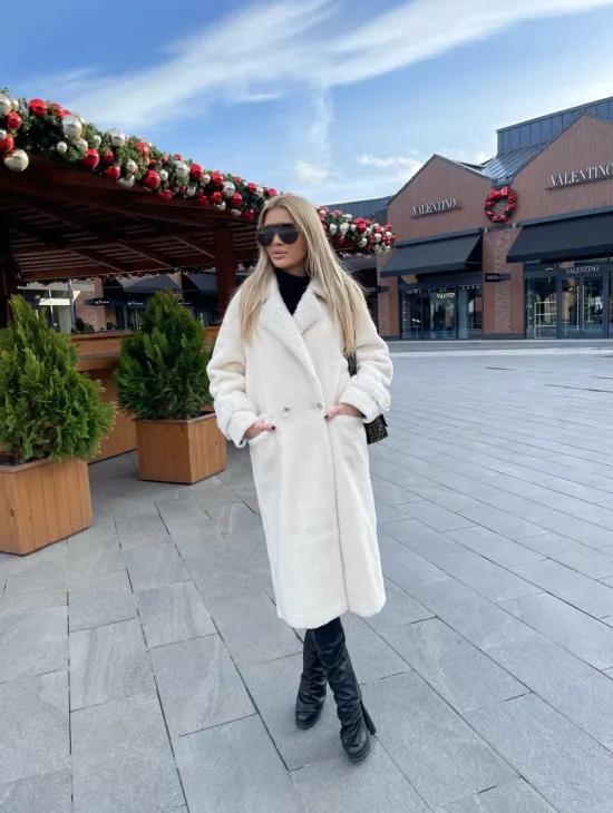 Экошуба в белом цвете с английским воротником