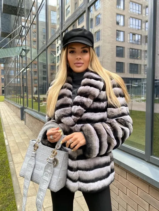 Укороченная шиншилловая шуба из меха орилага