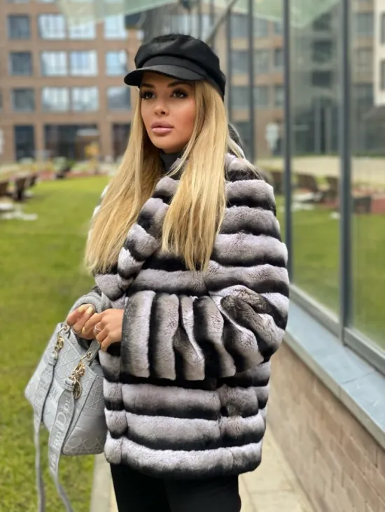 Укороченная шиншилловая шуба из меха орилага