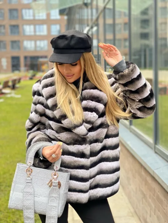 Укороченная шиншилловая шуба из меха орилага