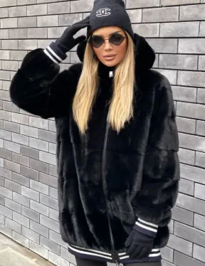Удлиненный бомбер из меха скандинавской норки с капюшоном на молнии
