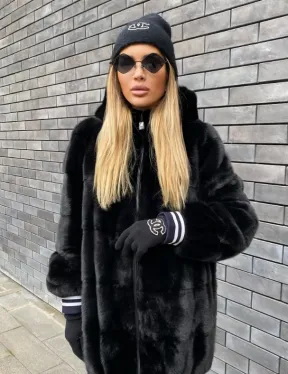 Удлиненный бомбер из меха скандинавской норки с капюшоном на молнии