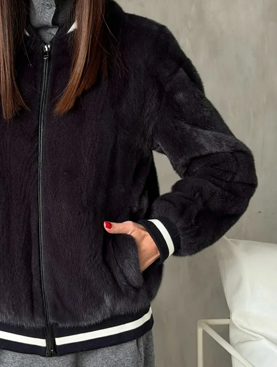 Бомбер из меха норки в цвете графит