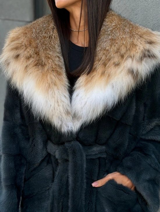 Норковый полушубок с капюшоном из меха рыси - фото 3