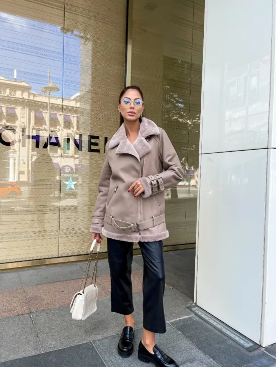 Авиатор дубленка из натуральной овчины в бежевом оттенке