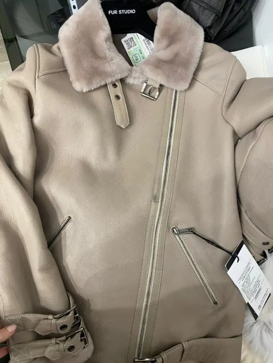 Авиатор дубленка из натуральной овчины в бежевом оттенке