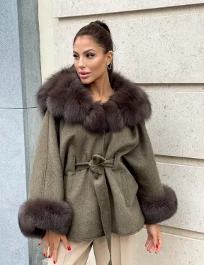 Пальто - пончо из натуральной шерсти с капюшоном из меха песца