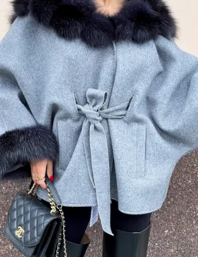 Пончо из натуральной шерсти с капюшоном из песца