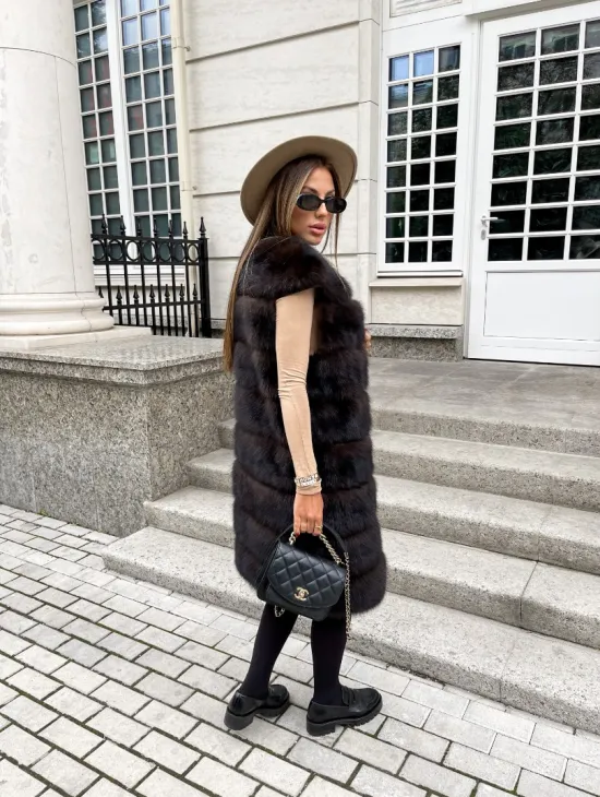 Жилет из куницы в цвете соболь