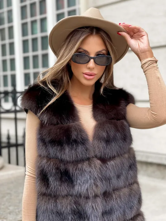 Жилет из куницы в цвете соболь