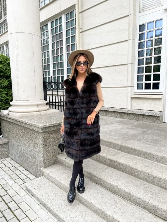 Жилет из куницы в цвете соболь