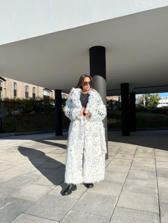 Удлиненная шуба из экомеха под рысь